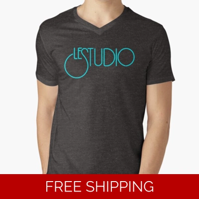 Le Studio V-Neck T-Shirt Aqua Logo